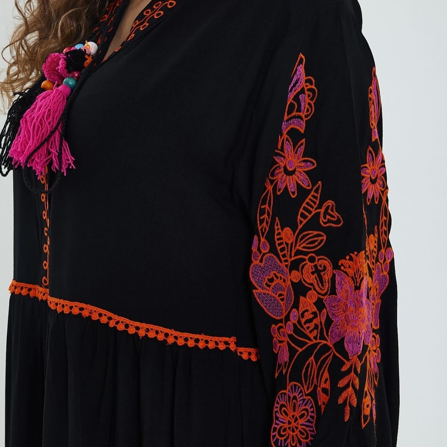 Embroidered viscose dress